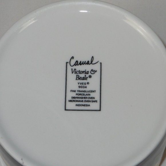 5 Victoria & Beale YVES 9034 flat tea cups - Picture 5 of 5